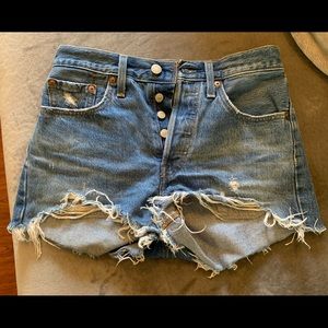Levi’s 501 cutoff button fly dark wash denim shorts size 24